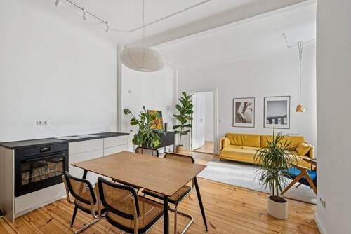 Wohnzimmer mit Wohnküche - 