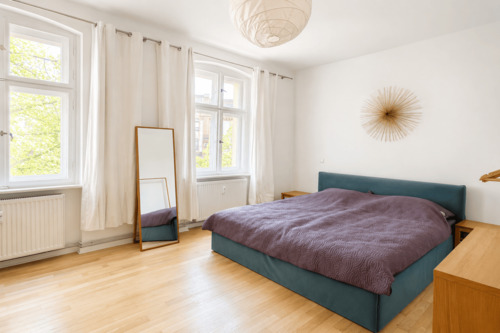 Ruhiges Schlafzimmer - 3 Zimmer Etagenwohnung zum Kaufen in Berlin