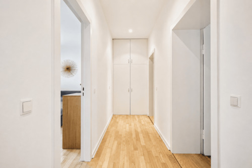 Freundlicher Flur mit Stauraum - 