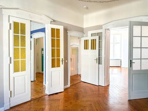 Zimmer mit Balkon - 4 Zimmer Etagenwohnung zum Kaufen in Berlin