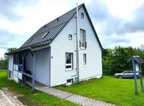 Bild 1 - Modernisiertes Gästehaus mit Solar und Speicher mit 7 Zimmern im Thüringer Wald - € MieteinnahmenJahr ca. 25.000 Euro