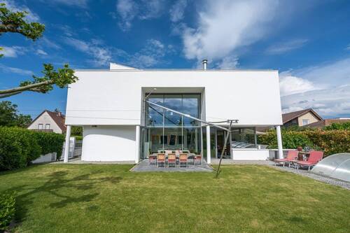 Terrasse mit Sonnensegel - 