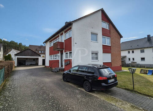 Garagen / Einfahrt - 