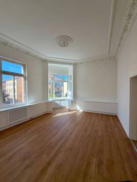 Wohnzimmer - Hochwertig sanierte Altbauwohnung in gefragter Lage von Weimar