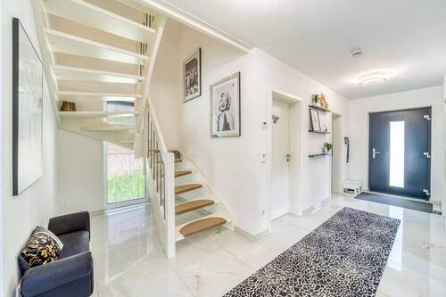 Eingangsbereich/Flur/Treppe EG - 5 Zimmer Einfamilienhaus zum Kaufen in Simmelsdorf