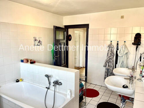 29 OG 1. Bad mit Badewanne - 
