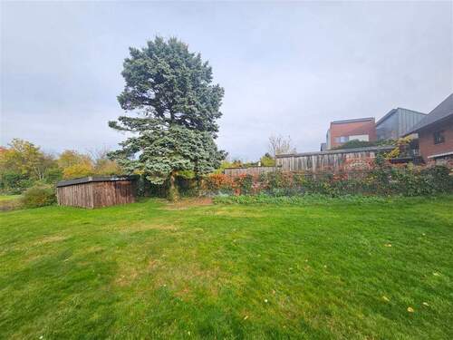 Grundstück inkl. Hütte - 