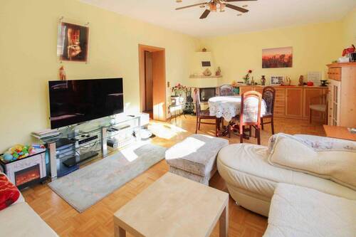 Wohnzimmer inkl. Kamin EG - 