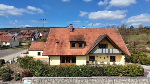 Bild 2 - 8 Zimmer Mehrfamilienhaus, Wohnhaus zum Kaufen in Spalt