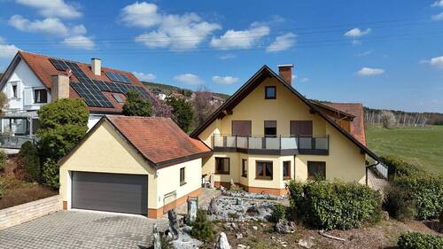 Bild 3 - 8 Zimmer Mehrfamilienhaus, Wohnhaus in Spalt