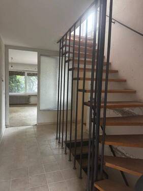 Flur - 4 Zimmer Reihenmittelhaus zum Kaufen in Weinheim