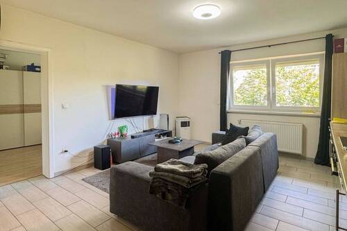 Wohnzimmer mit Küche - 1 Zimmer Einfamilienhaus in Koblenz