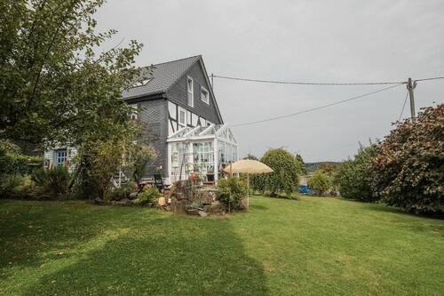 Freiraum - Einfamilienhaus mit 235,00 m² in Wiehl zum Kaufen