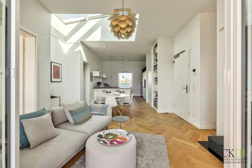 Wohn-Essbereich und offene Küche II - 3 Zimmer Etagenwohnung in Berlin