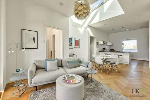 Wohn-Essbereich und offene Küche - Etagenwohnung mit 81,10 m&sup2; in Berlin zum Kaufen