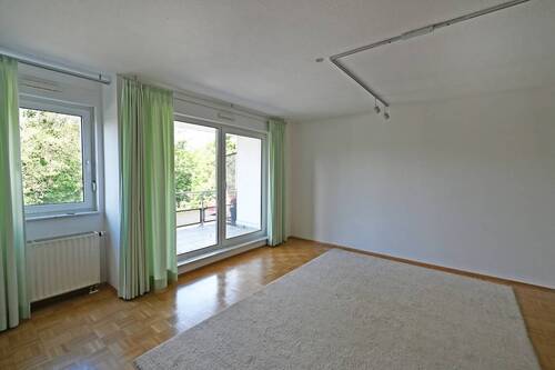 Wohnbereich - 2 Zimmer Etagenwohnung zur Miete in Essen