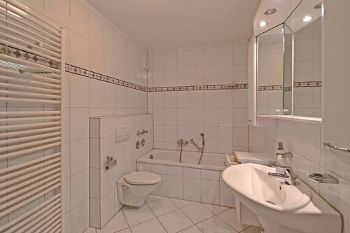 Bad - Etagenwohnung mit 60,00 m&sup2; in Essen zur Miete