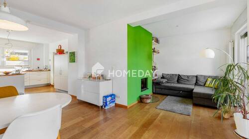 EG Wohnzimmer 1 - Teilmodernisiertes Reihenmittelhaus mit Garten, Kamin, Balkon und Garage in ruhiger Lage