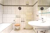 10. Badezimmer WT, Wanne, Dusche u. WC DSC - 