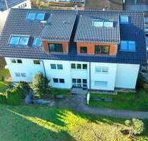 Hier erwartet Sie eine schöne, helle 2 12 Zimmerwohnung mit gr. Terrasse und Grünfläche. - Schwäbisch Gmünd Wustenriet