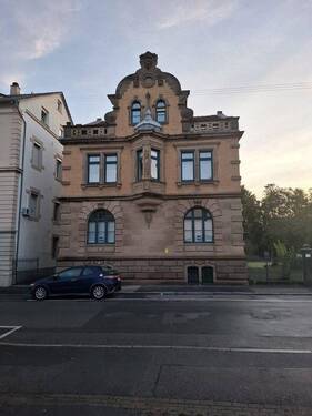 Bürogebäude - 