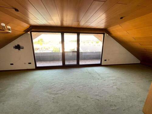 DG -> WZ - WohnenBüro u.Hallen, Außenflächen 5 Zi. Whg. in Fritzlar
