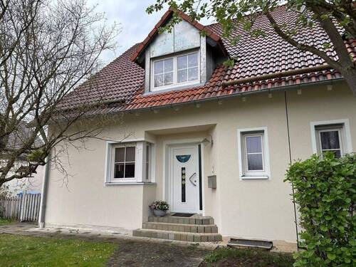 Fronansicht - Doppelhaushälfte - 515.000,00&nbsp;EUR Kaufpreis, ca.&nbsp; 154,50&nbsp;m&sup2;&nbsp;Wohnfl&auml;che