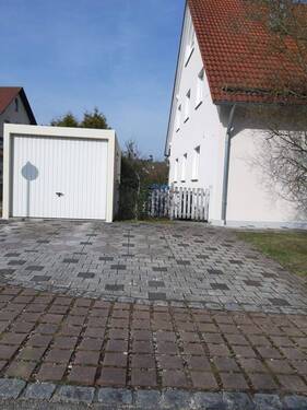 Garage und Zuzfahrt - 