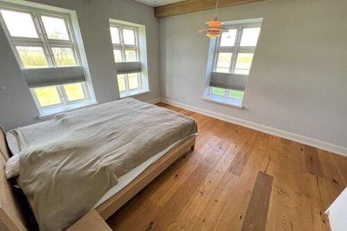 Ein Schlafzi. im EG (rechte DHH) - 