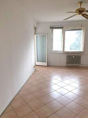 PHOTO-2025-05-09-13-14-53 (3).jpg - Etagenwohnung mit 55,00 m&sup2; in Berlin zum Kaufen