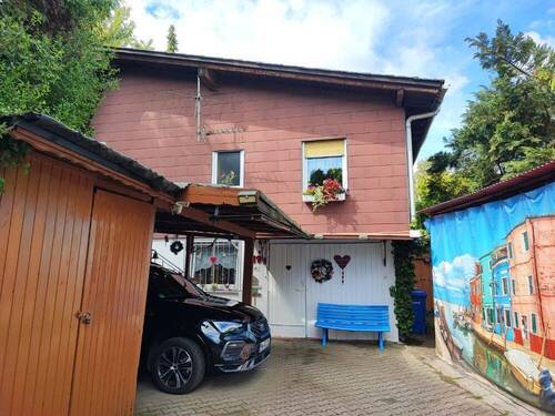 Hausansicht - Wohnen wo andere Urlaub machen! Gepflegtes Einfamilienhaus im Grünen
