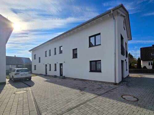 Innenhof - Doppelhaushälfte mit 193,00 m² in Oberding zum Kaufen