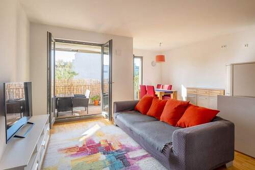 Wohnzimmer - Komfortable 4-Zimmer-Wohnung am Volkspark Wilmersdorf