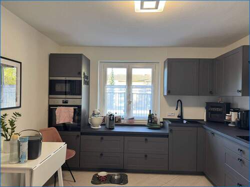 Neue Einbauküche - Traumhafte 3 Zi.-Wohnung mit Blick ins Grüne und die Aach - Bezugsfrei!