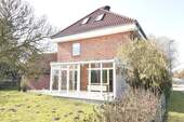 Ansicht Seite Wintergarten - 6 Zimmer Mehrfamilienhaus, Wohnhaus zum Kaufen in Suhlendorf