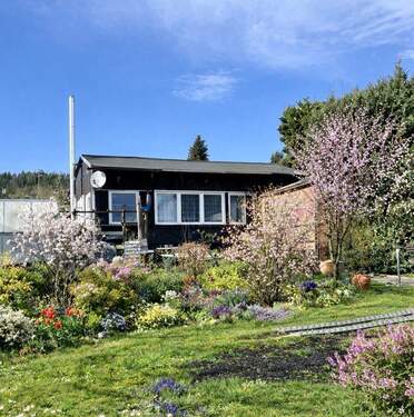 15227-kurz - Garten mit hochwertigem Gartenhaus - Eigentumsland