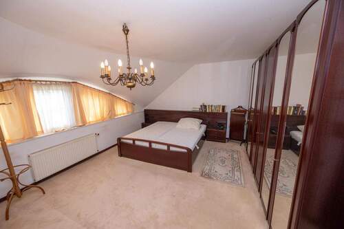 Schlafzimmer Eltern OG - 