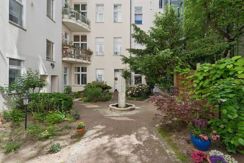 Innenhof - 4 Zimmer Etagenwohnung in Berlin