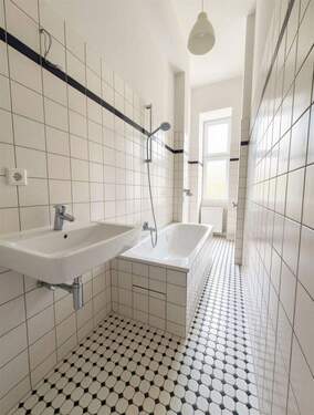 Badezimmer - Etagenwohnung mit 52,90 m&sup2; in Berlin zum Kaufen