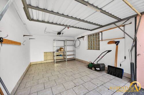 Garage - 