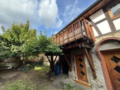 Haus und Parkplätze - 3 Zimmer Einfamilienhaus zum Kaufen in Alsbach - Hähnlein