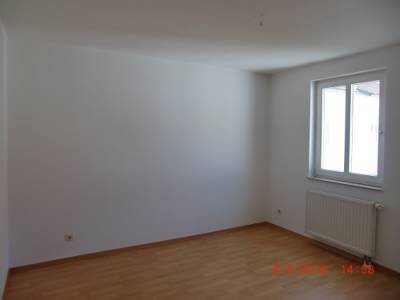 2. Zimmer - Etagenwohnung mit 75,60 m² in Weißenfels zur Miete