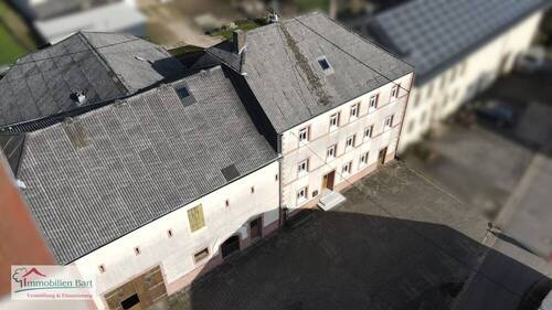 Front - GRENZE LUXEMBURG: BAUERNHAUS MIT GROßEN STALLUNGEN AUF 13 AR!