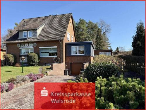 Titelfoto - Gepflegtes Wohnhaus mit zwei Wohneinheiten und Vollkeller in schöner Ortsrandlage von Hademstorf