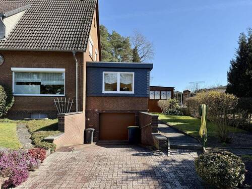 Zufahrt zur Garage - Einfamilienhaus mit 119,00 m&sup2; in Hademstorf zum Kaufen