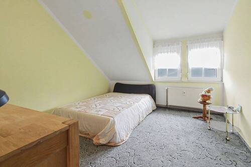 Schlafzimmer III OG (EFH) - 