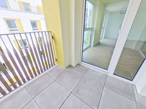 Loggia - Etagenwohnung mit 75,90 m&sup2; in Nürnberg zur Miete