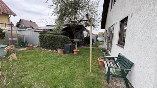 Gewächshaus und Lagerfläche - 