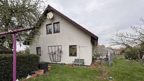 seitliche Ansicht - 4 Zimmer Einfamilienhaus in Weißwasser