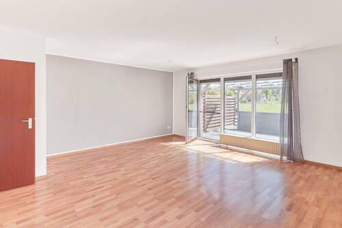 Wohn- und Esszimmer - 3 Zimmer Mehrfamilienhaus, Wohnhaus zum Kaufen in Oyten